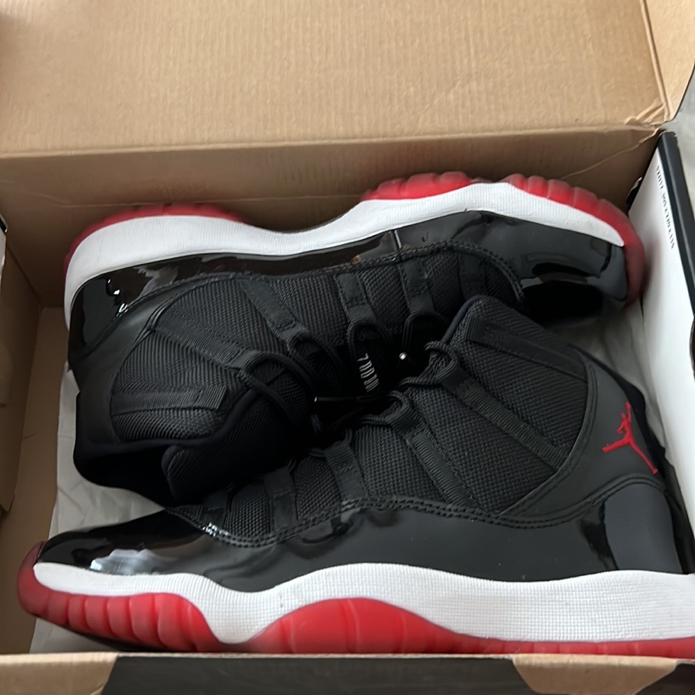 Air Jordan 11 Retro (GS) BREDs